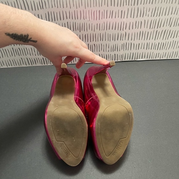 GUESS - Hot Pink Metallic - Peep Toe Stiletto Platform Heel - SIZE 7.5 - Picture 2 of 9